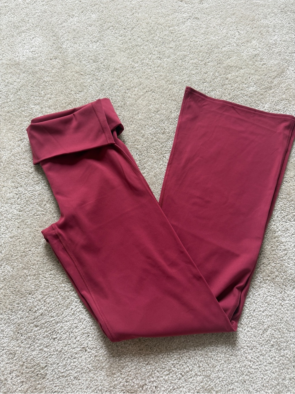 ALO Yoga Wide-Leg Foldover Waist Pants — Burgundy
